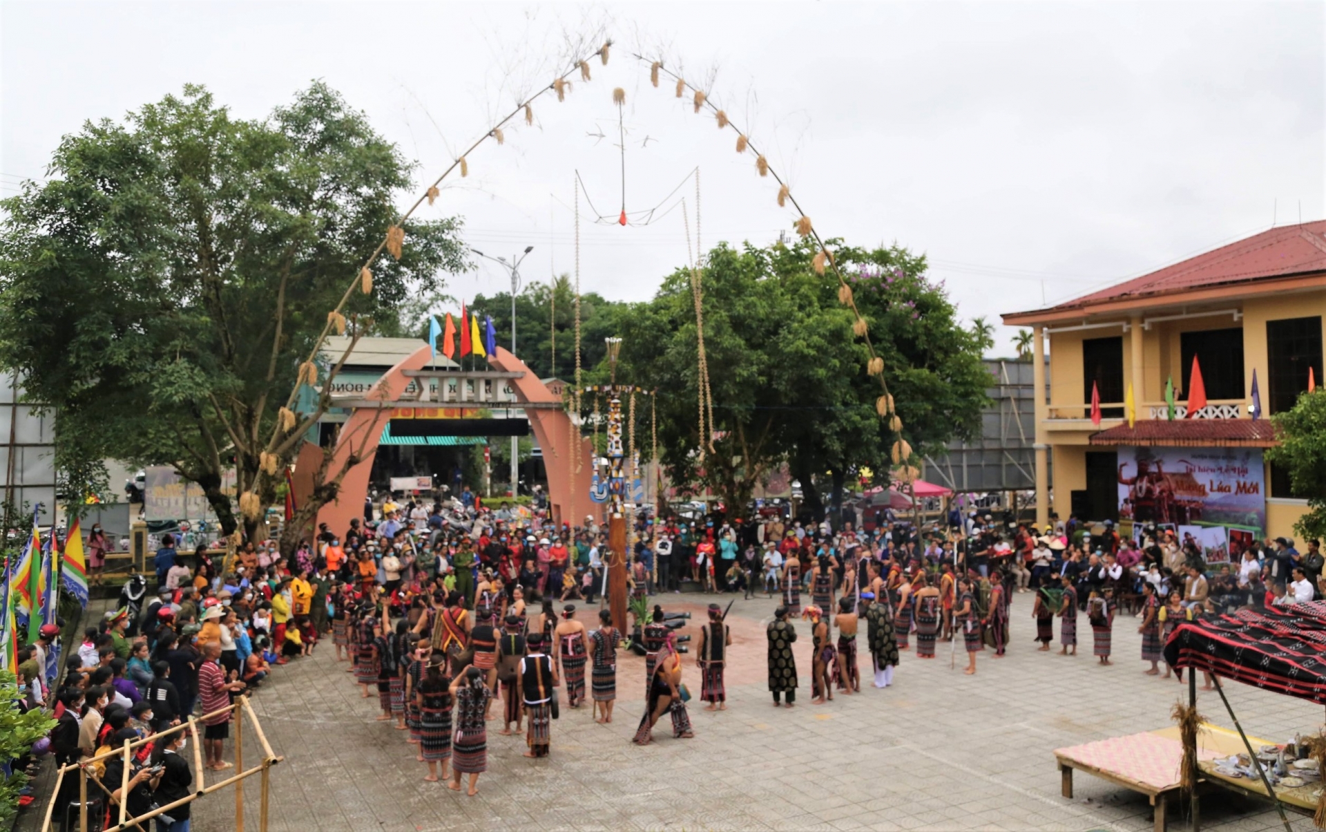 Độc đáo Lễ hội “Mừng lúa mới” của người đồng bào Cơ Tu Độc đáo Lễ hội “Mừng lúa mới” của người đồng bào Cơ Tu