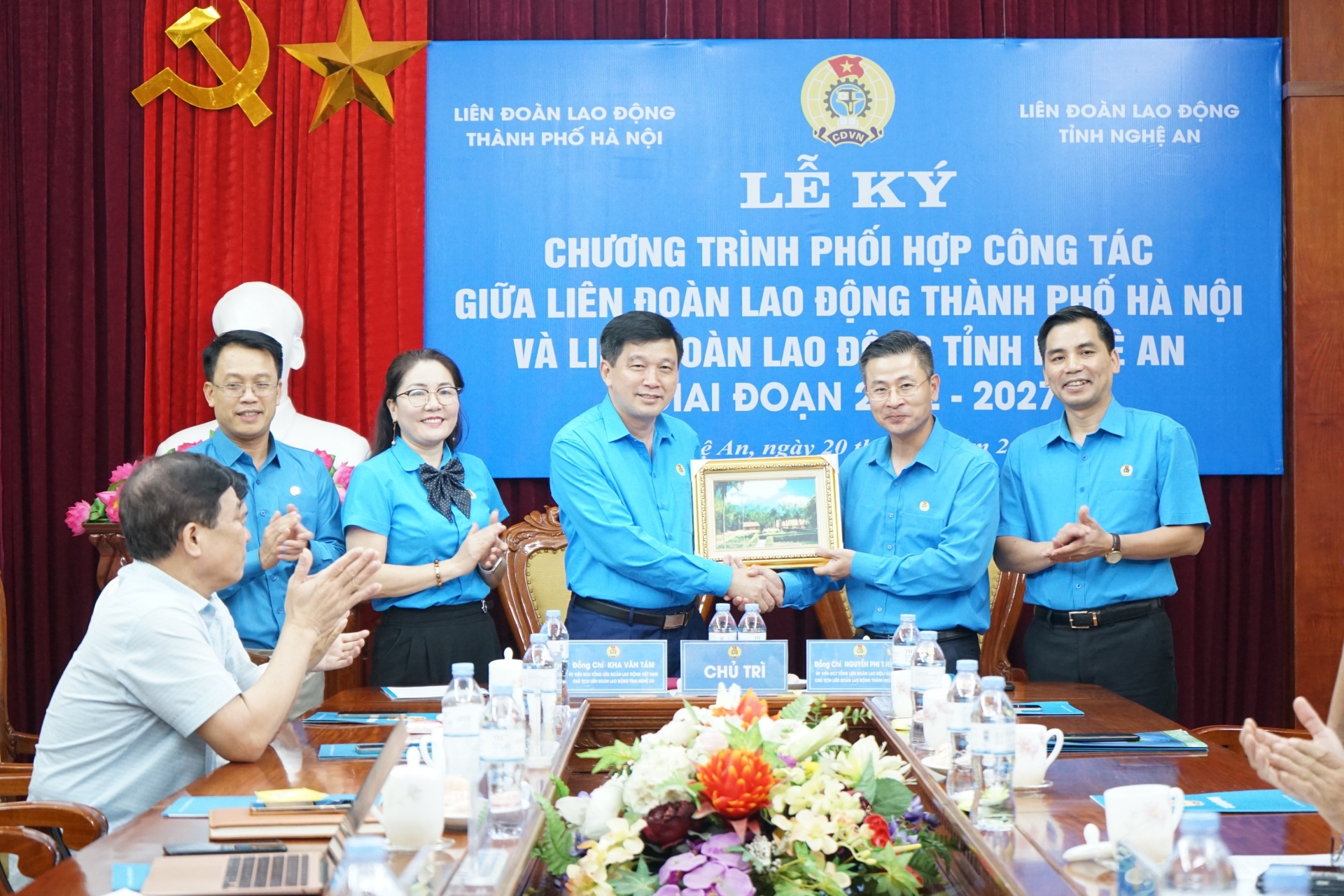 LĐLĐ Nghệ An và LĐLĐ TP Hà Nội ký kết chương trình phối hợp công tác LĐLĐ Nghệ An và LĐLĐ TP Hà Nội ký kết chương trình phối hợp công tác