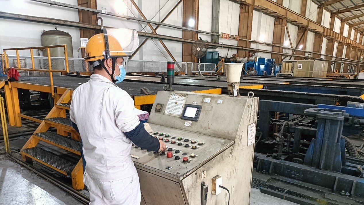 Công nhân lao động Bình Dương lo lắng việc làm chưa ổn định, thu nhập còn thấp