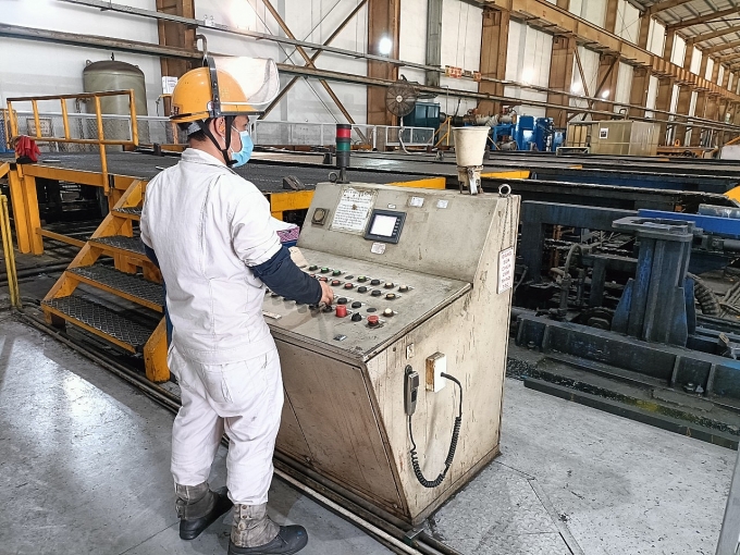 Công nhân lao động Bình Dương lo lắng việc làm chưa ổn định, thu nhập còn thấp