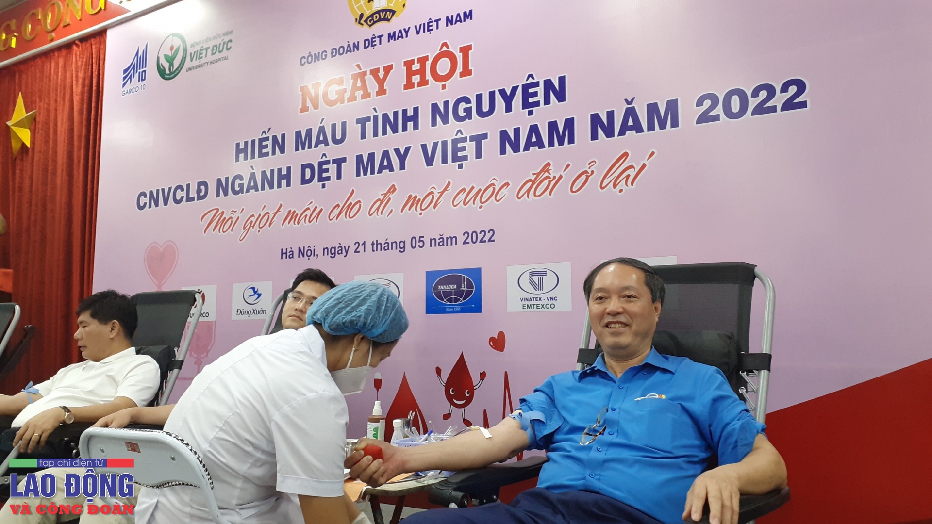 Công đoàn Dệt May Việt Nam nối dài “Hành trình đỏ”
