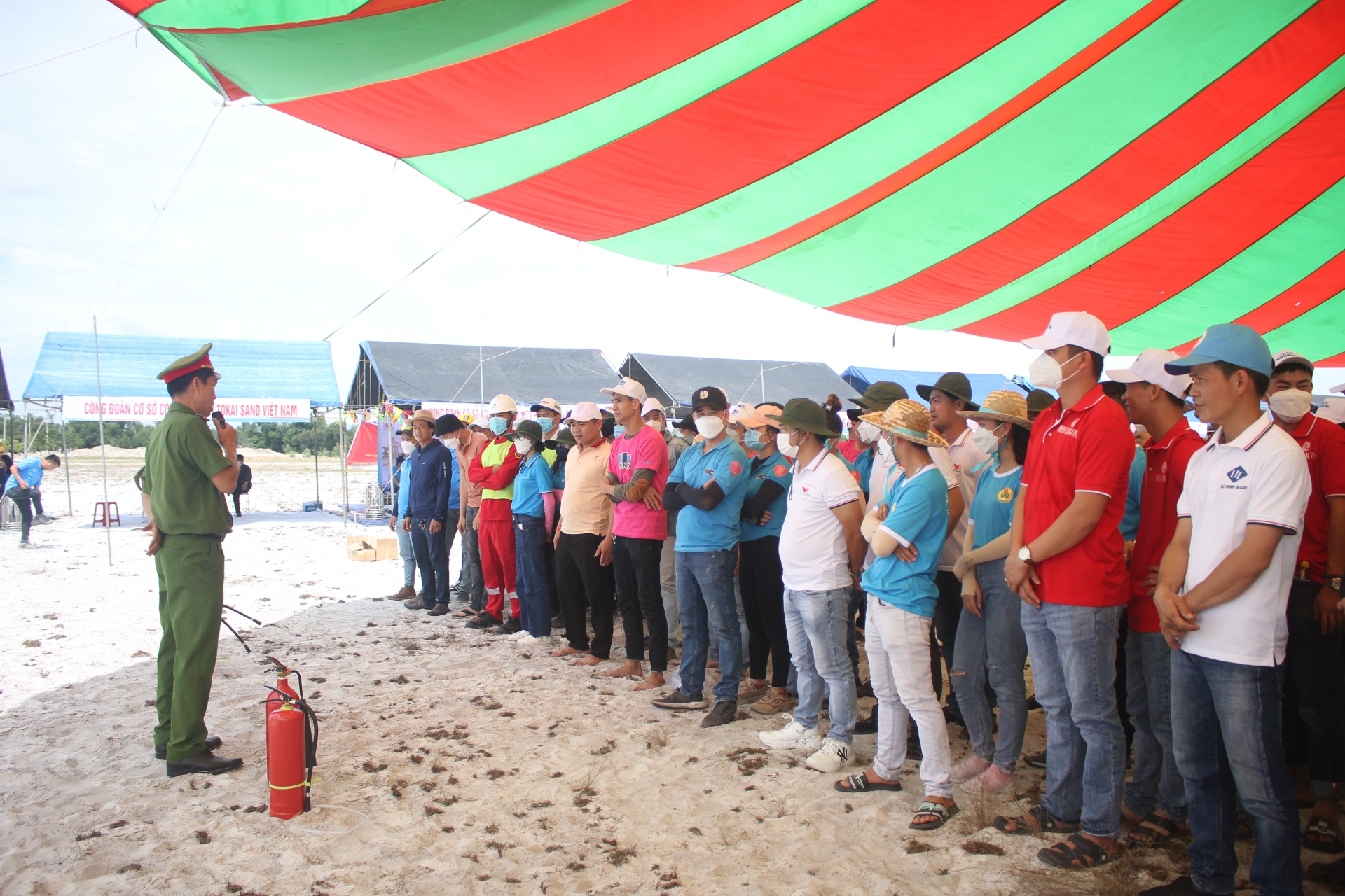 Tưng bừng Ngày hội gắn kết công nhân, người lao động tỉnh Quảng Nam Tưng bừng Ngày hội gắn kết công nhân, người lao động tỉnh Quảng Nam