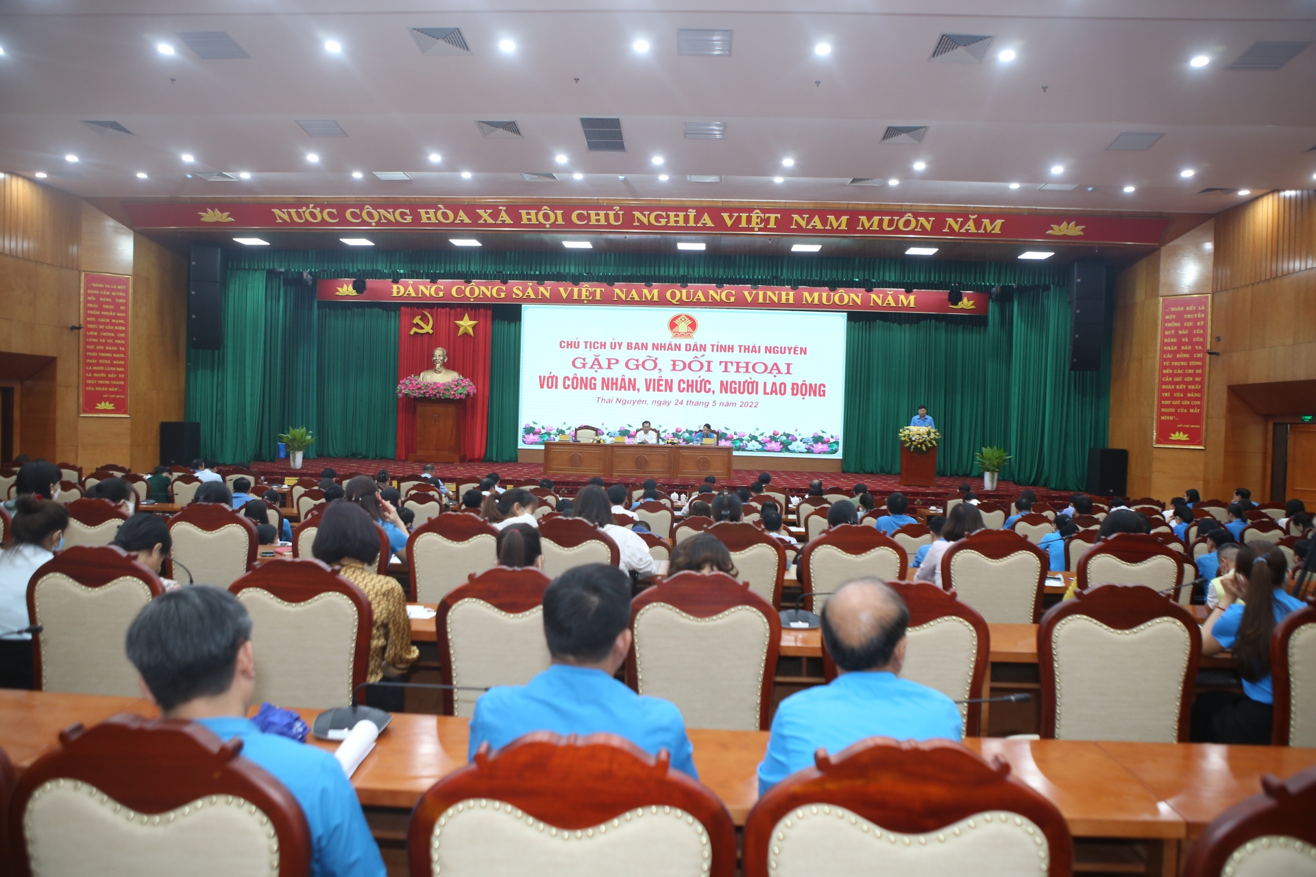 Nhiều vấn đề công nhân kiến nghị được tháo gỡ thông qua đối thoại với lãnh đạo tỉnh Nhiều vấn đề công nhân kiến nghị được tháo gỡ thông qua đối thoại với lãnh đạo tỉnh