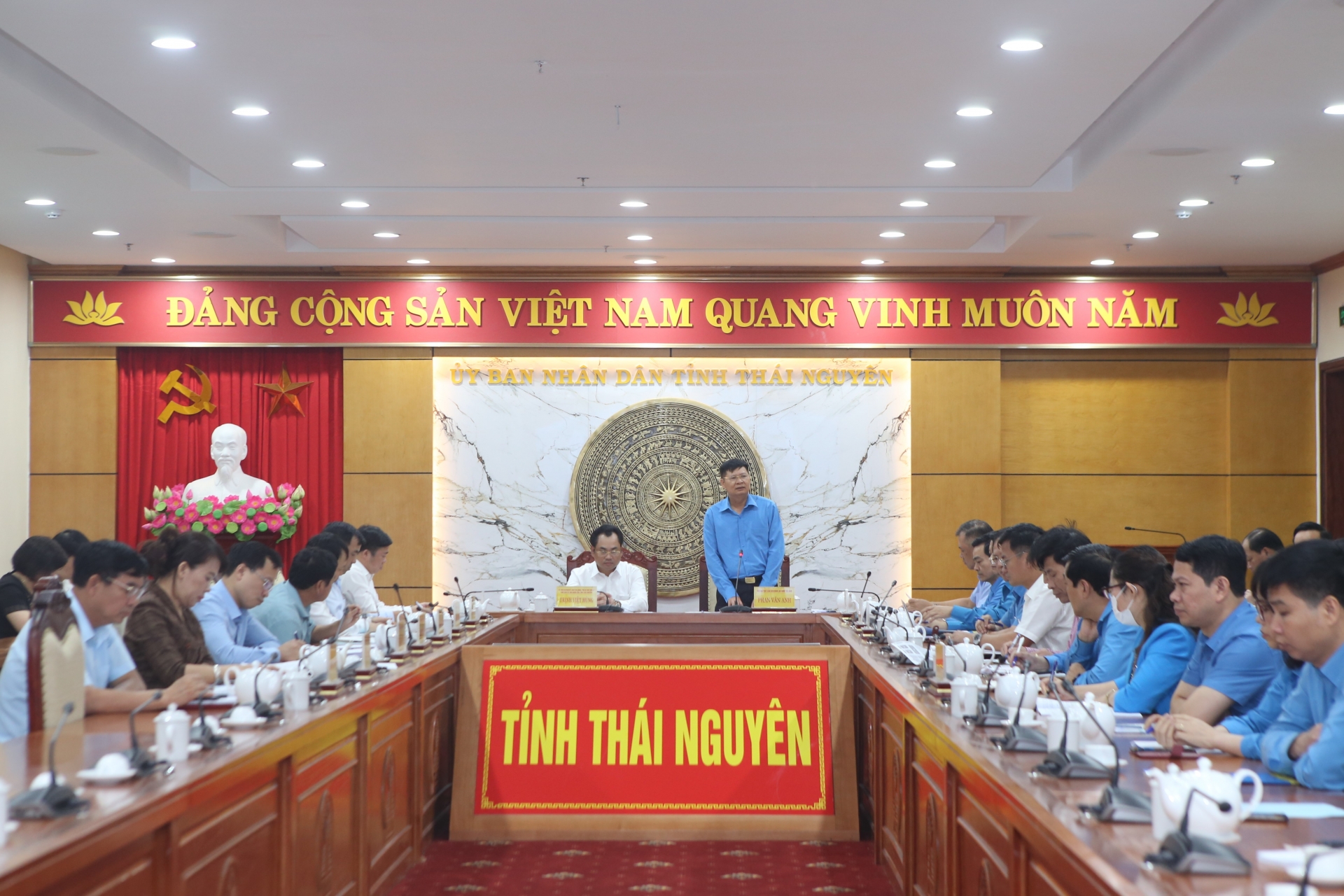 “Sớm bàn giao đất để Tổng Liên đoàn đầu tư xây dựng thiết chế Công đoàn” “Sớm bàn giao đất để Tổng Liên đoàn đầu tư xây dựng thiết chế Công đoàn”