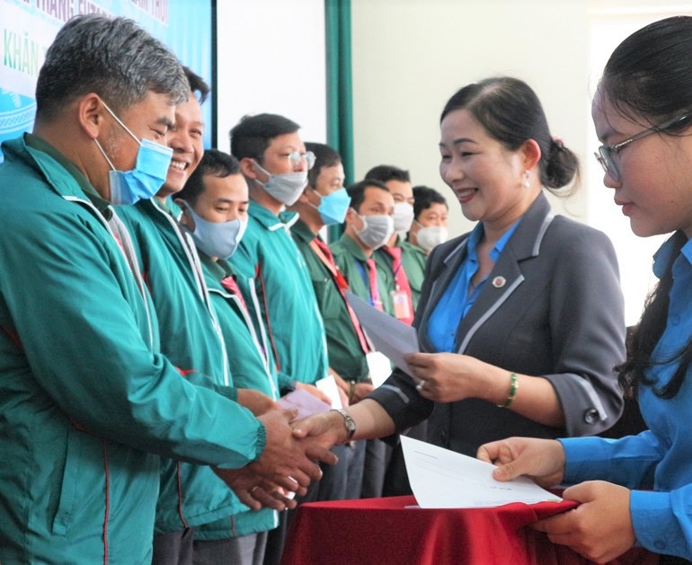 Lâm Đồng ra mắt công đoàn cơ sở mới 1.206 đoàn viên. Lâm Đồng ra mắt công đoàn cơ sở mới 1.206 đoàn viên.