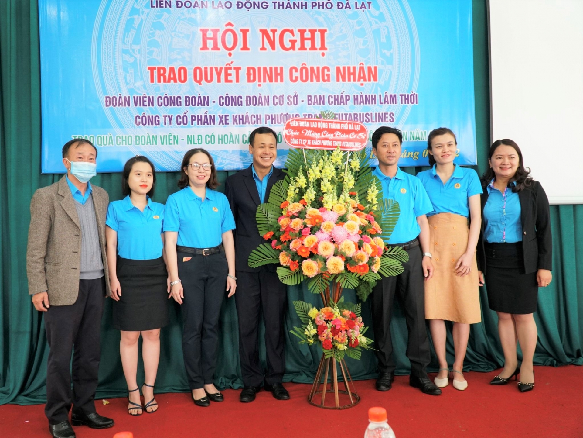 Lâm Đồng ra mắt công đoàn cơ sở mới 1.206 đoàn viên. Lâm Đồng ra mắt công đoàn cơ sở mới 1.206 đoàn viên.