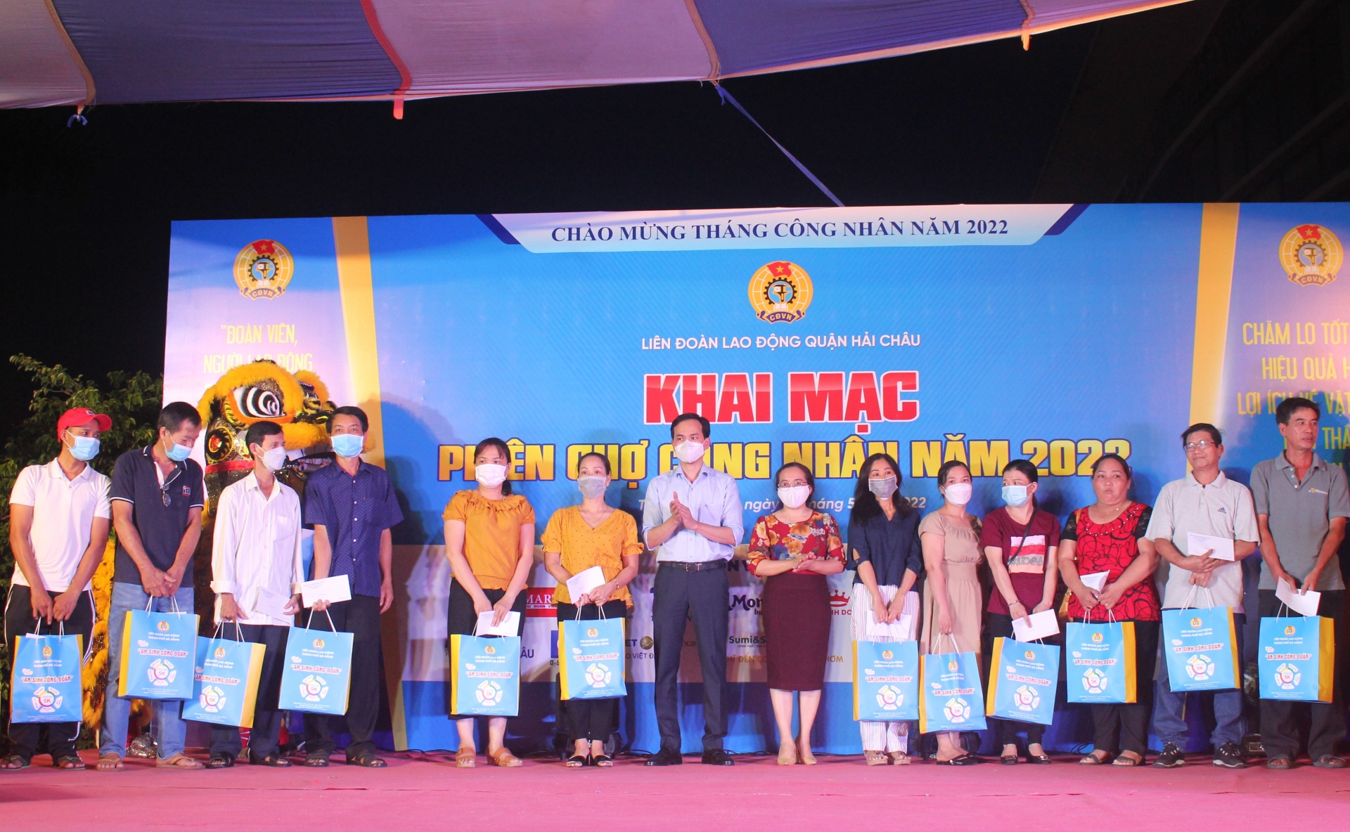 LĐLĐ quận Hải Châu tặng 6.200 phiếu mua hàng cho đoàn viên, người lao động