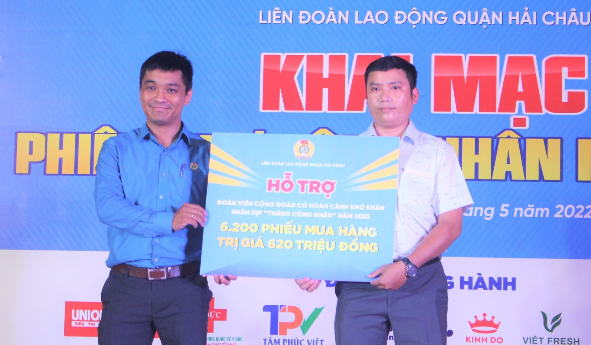 LĐLĐ quận Hải Châu tặng 6.200 phiếu mua hàng cho đoàn viên, người lao động
