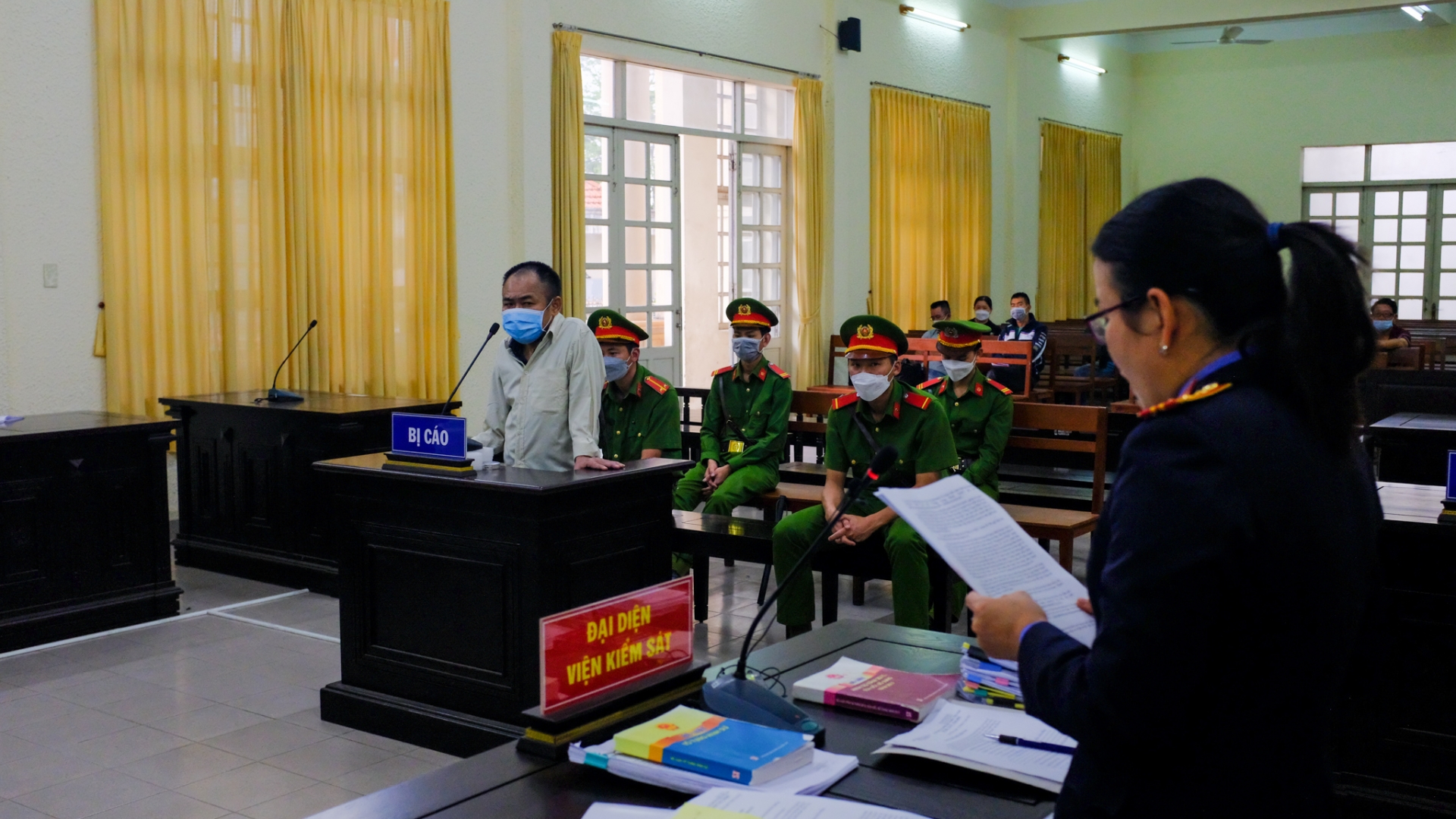 Hoàn thiện quy định về tội tàng trữ, phát tán thông tin nhằm chống phá Nhà nước