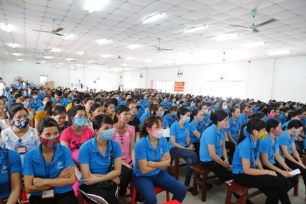 Công đoàn tuyên truyền, giáo dục công nhân chấp hành kỷ luật an toàn lao động Công đoàn tuyên truyền, giáo dục công nhân chấp hành kỷ luật an toàn lao động