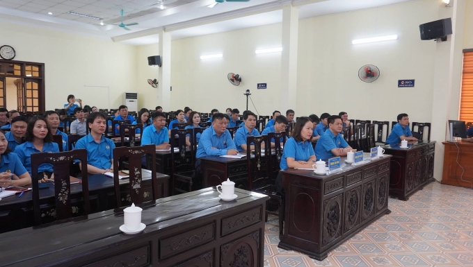 Phó Chủ tịch LĐLĐ Việt Nam Ngọ Duy Hiểu chia sẻ nhiều điều bổ ích về hoạt động Công đoàn