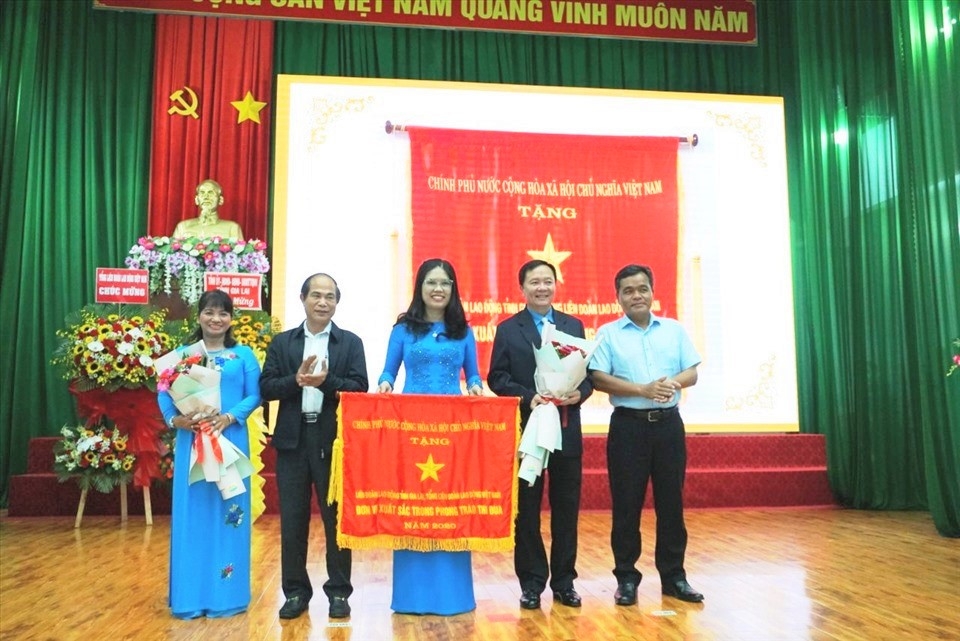 LĐLĐ tỉnh Gia Lai tổ chức Lễ tuyên dương 120 CNVCLĐ giỏi: Trang trọng và ý nghĩa