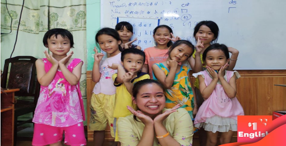 Cô giáo trẻ mang tiếng Anh về làng