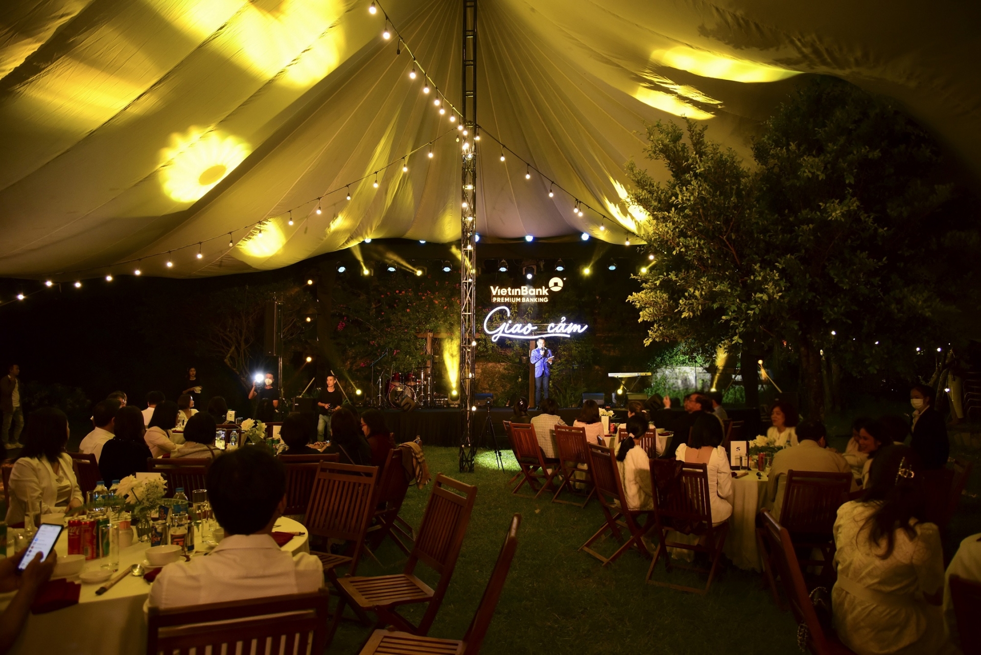 Cùng thượng khách của VietinBank tận hưởng “Xứ sở mộng mơ” Cùng thượng khách của VietinBank tận hưởng “Xứ sở mộng mơ”