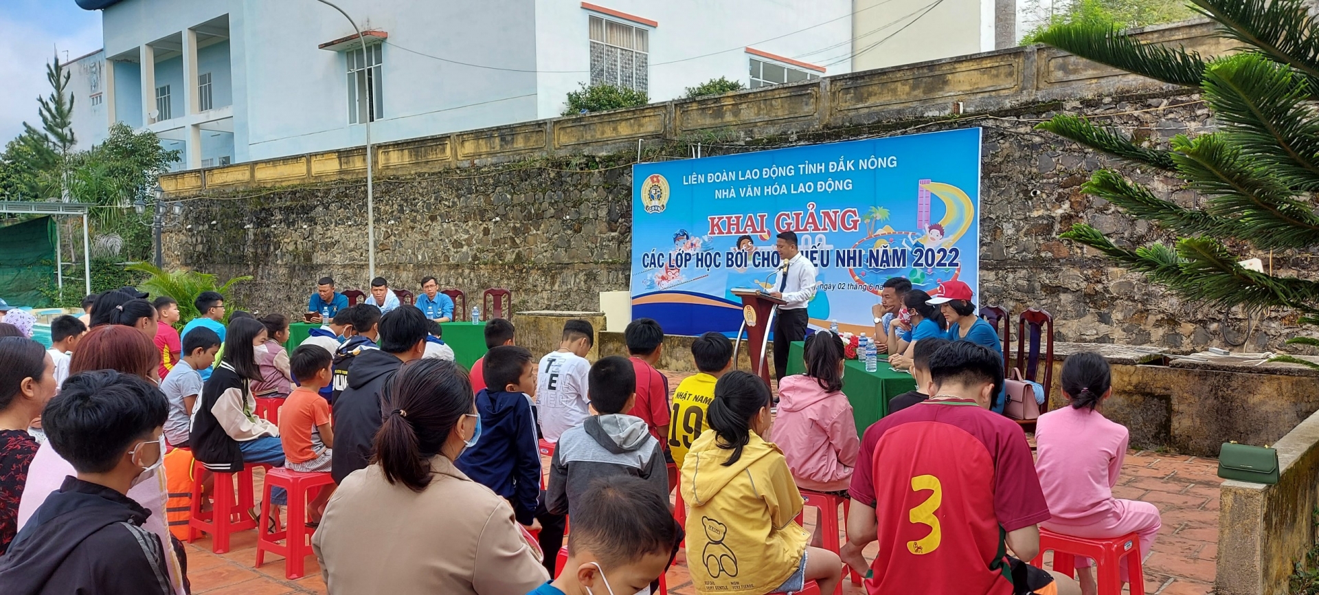 LĐLĐ tỉnh Đắk Nông tiếp tục mở lớp dạy bơi cho con CNVCLĐ LĐLĐ tỉnh Đắk Nông tiếp tục mở lớp dạy bơi cho con CNVCLĐ