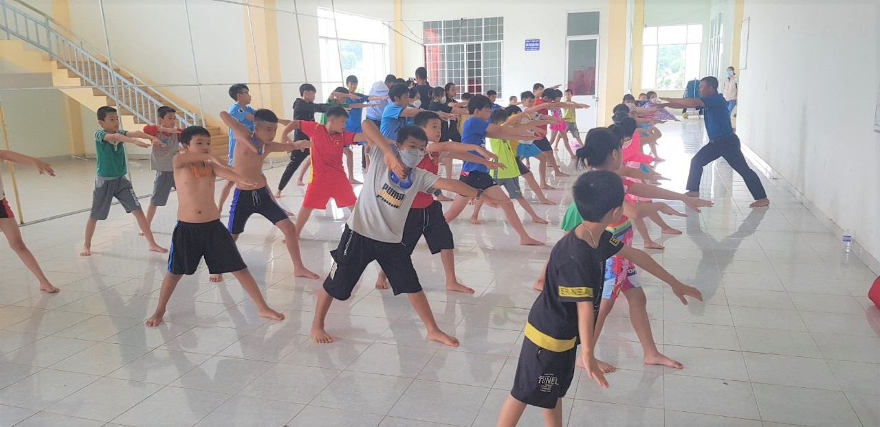 LĐLĐ tỉnh Đắk Nông tiếp tục mở lớp dạy bơi cho con CNVCLĐ LĐLĐ tỉnh Đắk Nông tiếp tục mở lớp dạy bơi cho con CNVCLĐ