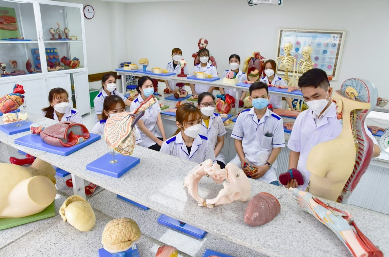 Đào tạo nhân lực ngành Điều dưỡng: Cốt lõi là giỏi thực hành Đào tạo nhân lực ngành Điều dưỡng: Cốt lõi là giỏi thực hành