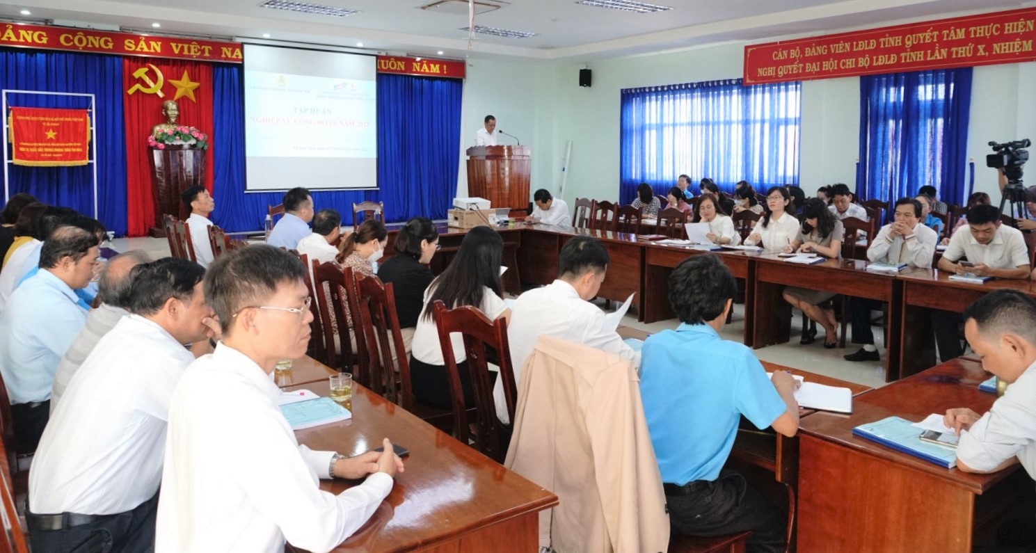 Liên đoàn Lao động tỉnh Kon Tum tập huấn nghiệp vụ công đoàn năm 2022