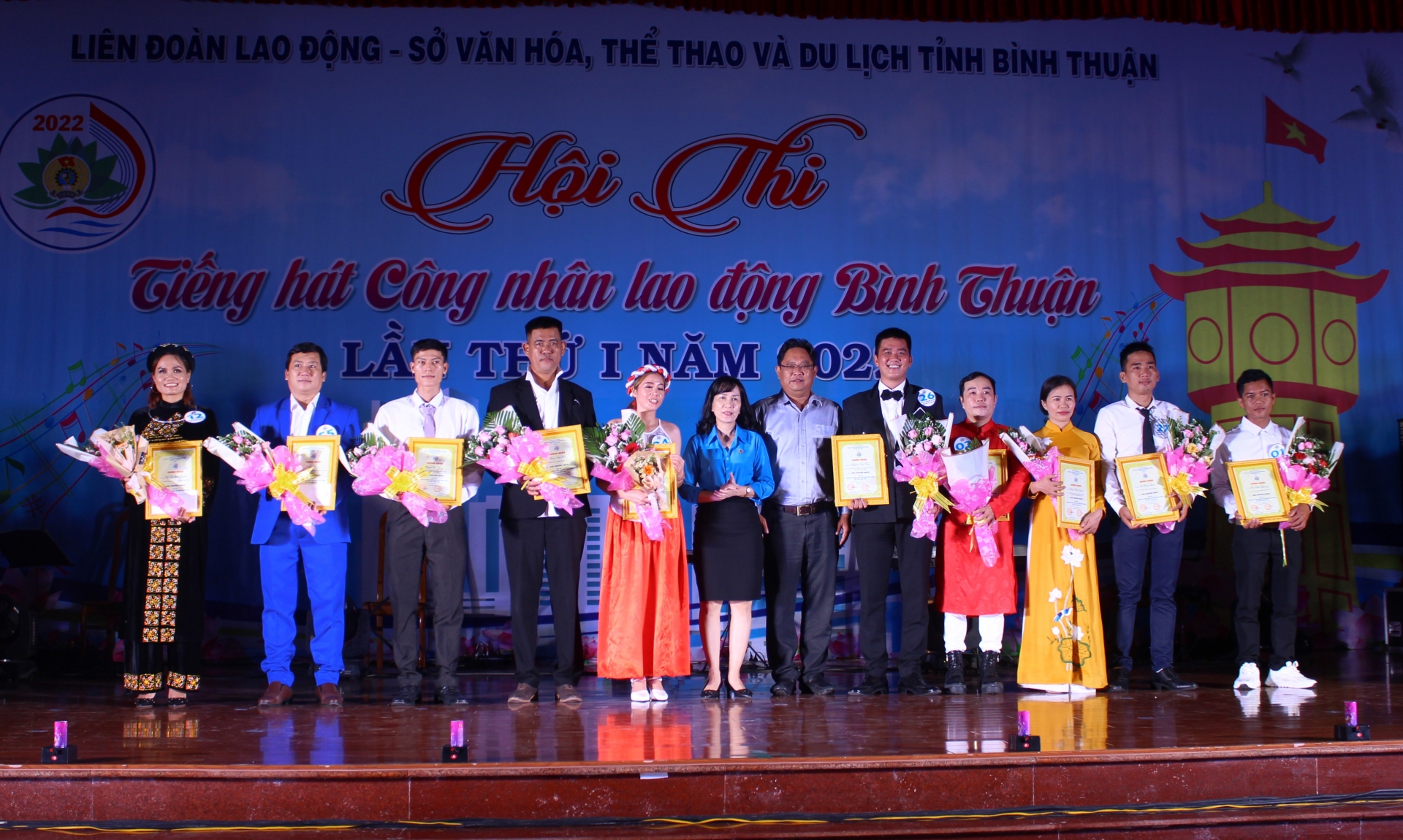 Hội thi Tiếng hát Công nhân lao động Bình Thuận: Để lại nhiều niềm vui, ấn tượng Hội thi Tiếng hát Công nhân lao động Bình Thuận: Để lại nhiều niềm vui, ấn tượng