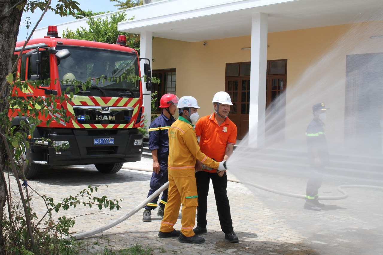 Tập huấn công tác an toàn, vệ sinh lao động và phòng cháy, chữa cháy tại Đà Nẵng Tập huấn công tác an toàn, vệ sinh lao động và phòng cháy, chữa cháy tại Đà Nẵng