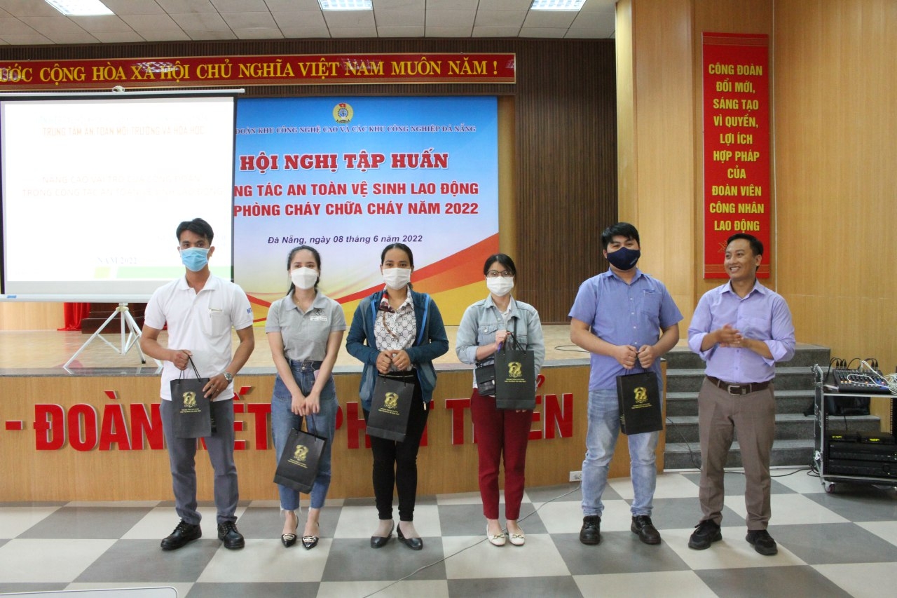 Tập huấn công tác an toàn, vệ sinh lao động và phòng cháy, chữa cháy tại Đà Nẵng Tập huấn công tác an toàn, vệ sinh lao động và phòng cháy, chữa cháy tại Đà Nẵng