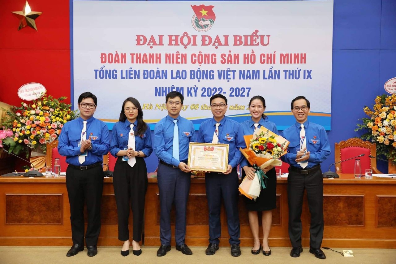 undefined "Đoàn viên đến với Đảng bằng năng lực vượt trội, nhận thức về Đảng, chính trị sâu sắc"