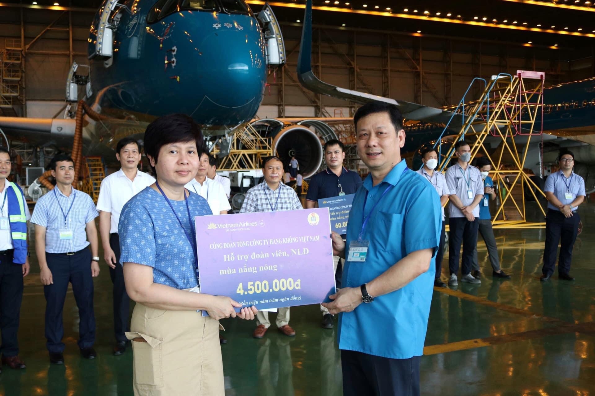 Tổng kết Tháng Công nhân năm 2022 và trao giải cuộc thi “VNAer tự hào, cống hiến” Tổng kết Tháng Công nhân năm 2022 và trao giải cuộc thi “VNAer tự hào, cống hiến”