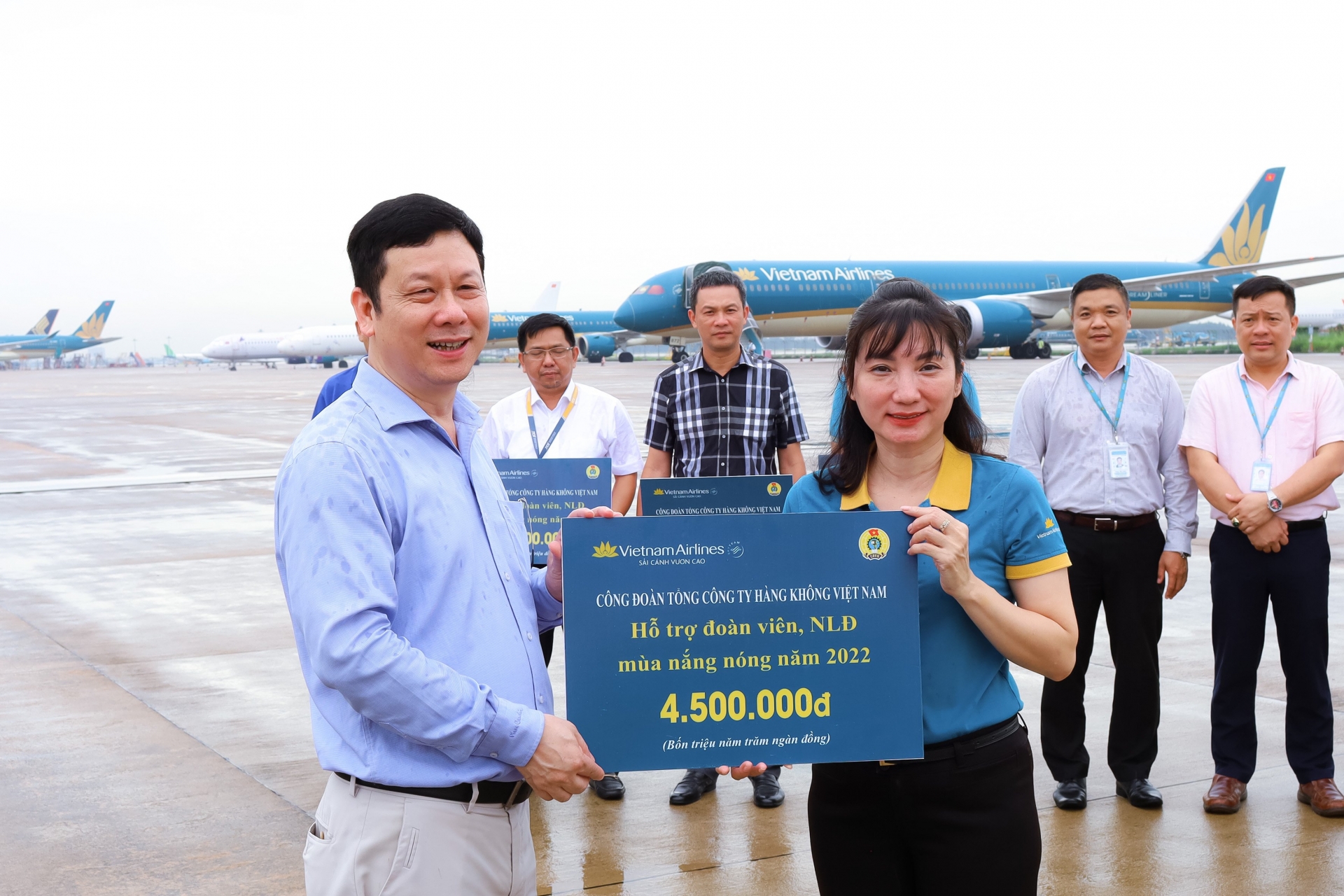 Tổng kết Tháng Công nhân năm 2022 và trao giải cuộc thi “VNAer tự hào, cống hiến” Tổng kết Tháng Công nhân năm 2022 và trao giải cuộc thi “VNAer tự hào, cống hiến”