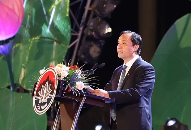 Long trọng kỷ niệm 65 năm Ngày Bác Hồ về thăm Hà Tĩnh và 15 năm thành lập TP Hà Tĩnh Trang trọng, lắng đọng lễ kỷ niệm 65 năm Ngày Bác Hồ về thăm Hà Tĩnh