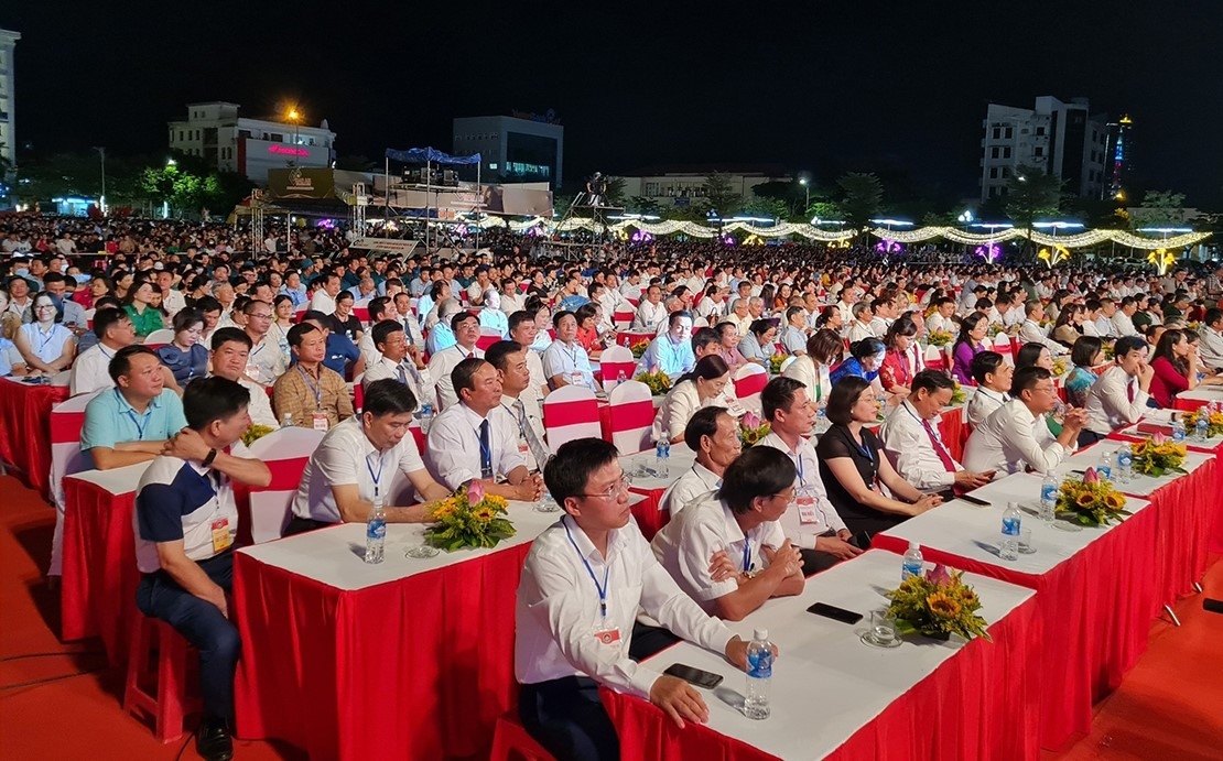 Trang trọng, lắng đọng lễ kỷ niệm 65 năm Ngày Bác Hồ về thăm Hà Tĩnh Trang trọng, lắng đọng lễ kỷ niệm 65 năm Ngày Bác Hồ về thăm Hà Tĩnh