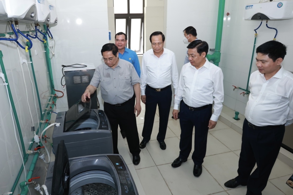 Thủ tướng Phạm Minh Chính thăm công nhân tại khu nhà trọ, nhà ở xã hội Thủ tướng Phạm Minh Chính thăm công nhân tại khu nhà trọ, nhà ở xã hội