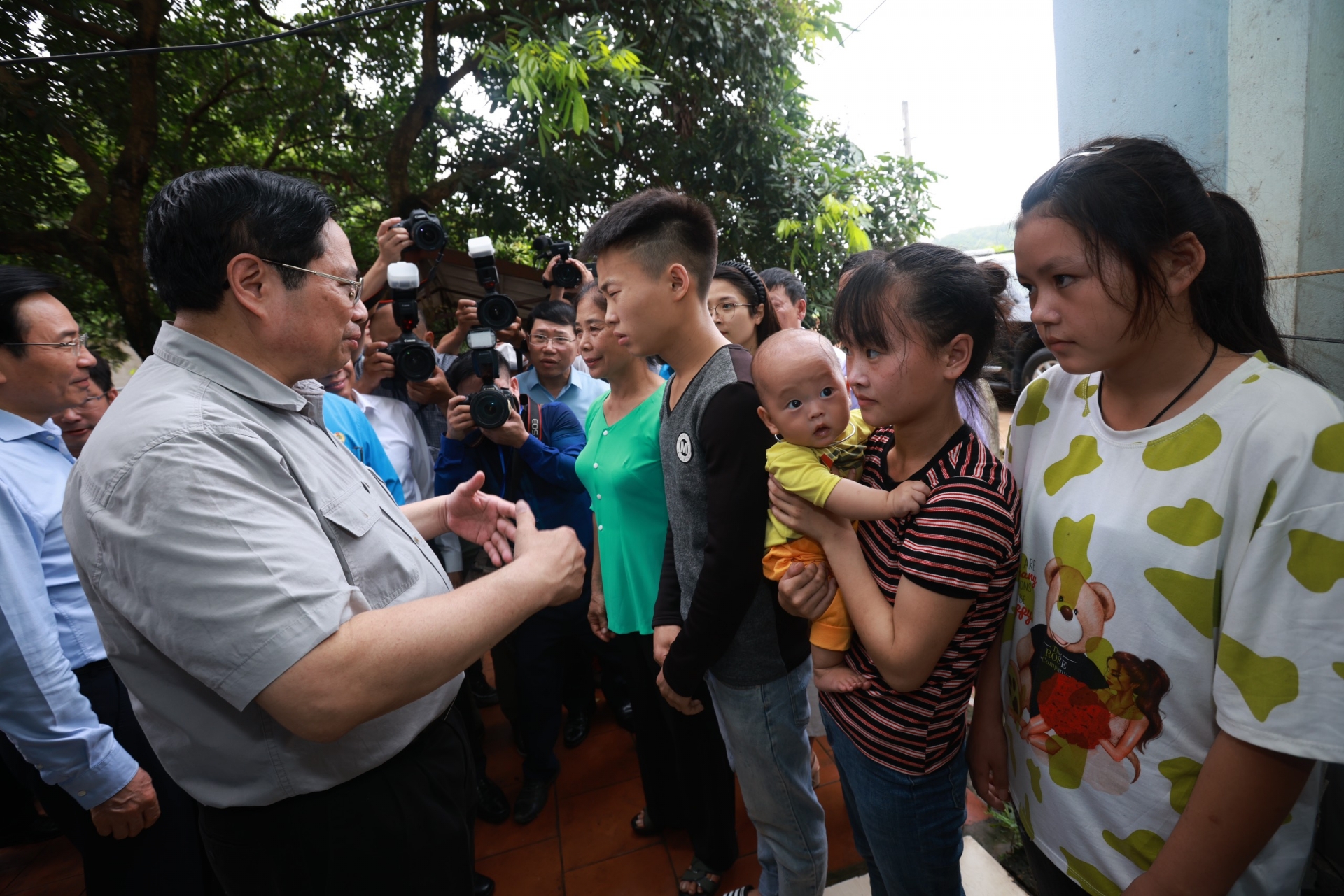 Thủ tướng Phạm Minh Chính thăm công nhân tại khu nhà trọ, nhà ở xã hội Thủ tướng Phạm Minh Chính thăm công nhân tại khu nhà trọ, nhà ở xã hội