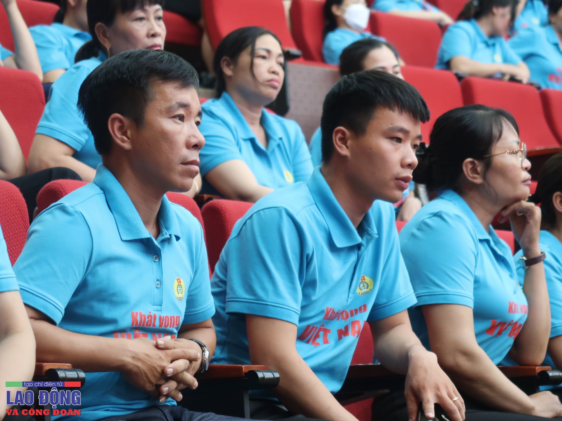 Thủ tướng: “Các ý kiến của công nhân rất đúng, rất trúng, và rất cần giải quyết”