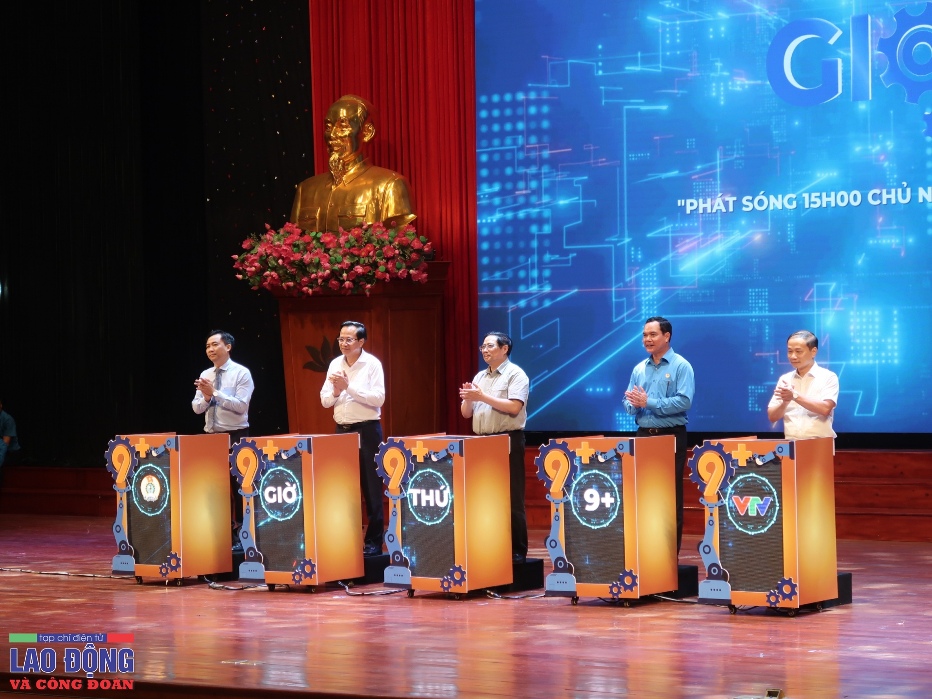 Toàn cảnh buổi đối thoại giữa Thủ tướng và công nhân 2022 Toàn cảnh buổi đối thoại giữa Thủ tướng và công nhân lao động