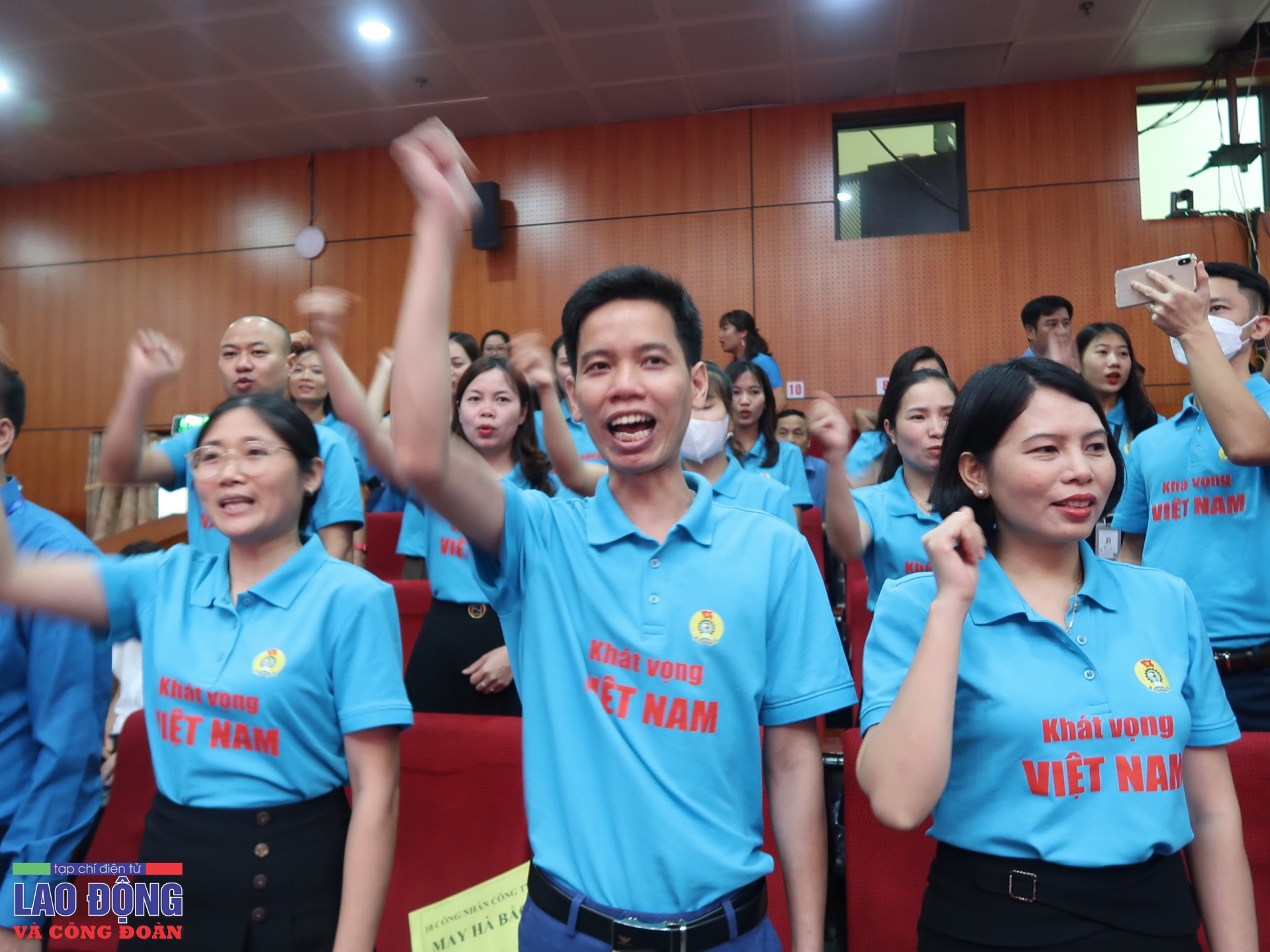 Toàn cảnh buổi đối thoại giữa Thủ tướng và công nhân 2022 Toàn cảnh buổi đối thoại giữa Thủ tướng và công nhân lao động