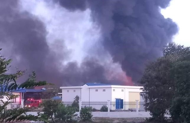 Thừa Thiên Huế: Cháy lớn tại Công ty Dệt may Scavi Thừa Thiên Huế: Cháy lớn tại Công ty Dệt may Scavi