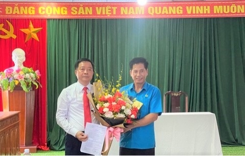 Bổ nhiệm Giám đốc Công ty TNHH MTV Khách sạn Du lịch Công đoàn Thiên Cầm Bổ nhiệm Giám đốc Công ty TNHH MTV Khách sạn Du lịch Công đoàn Thiên Cầm