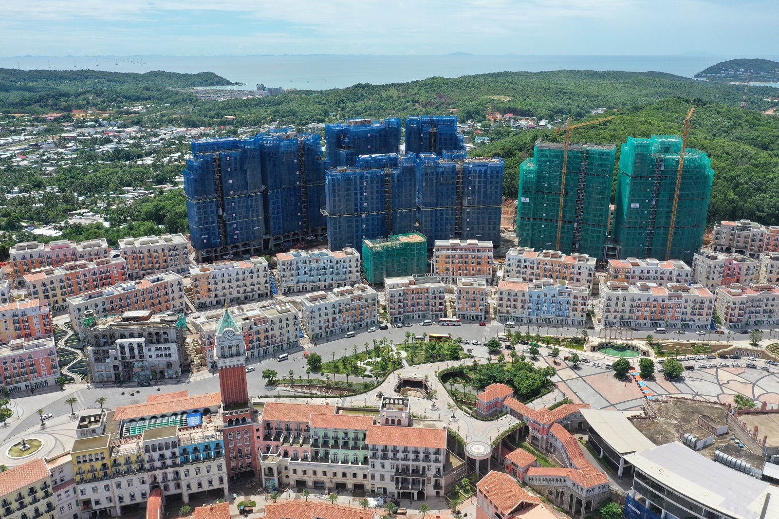 Đầu tư Thị trấn Địa Trung Hải: “Tấm vé” đến tương lai thịnh vượng Đầu tư Thị trấn Địa Trung Hải: “Tấm vé” đến tương lai thịnh vượng