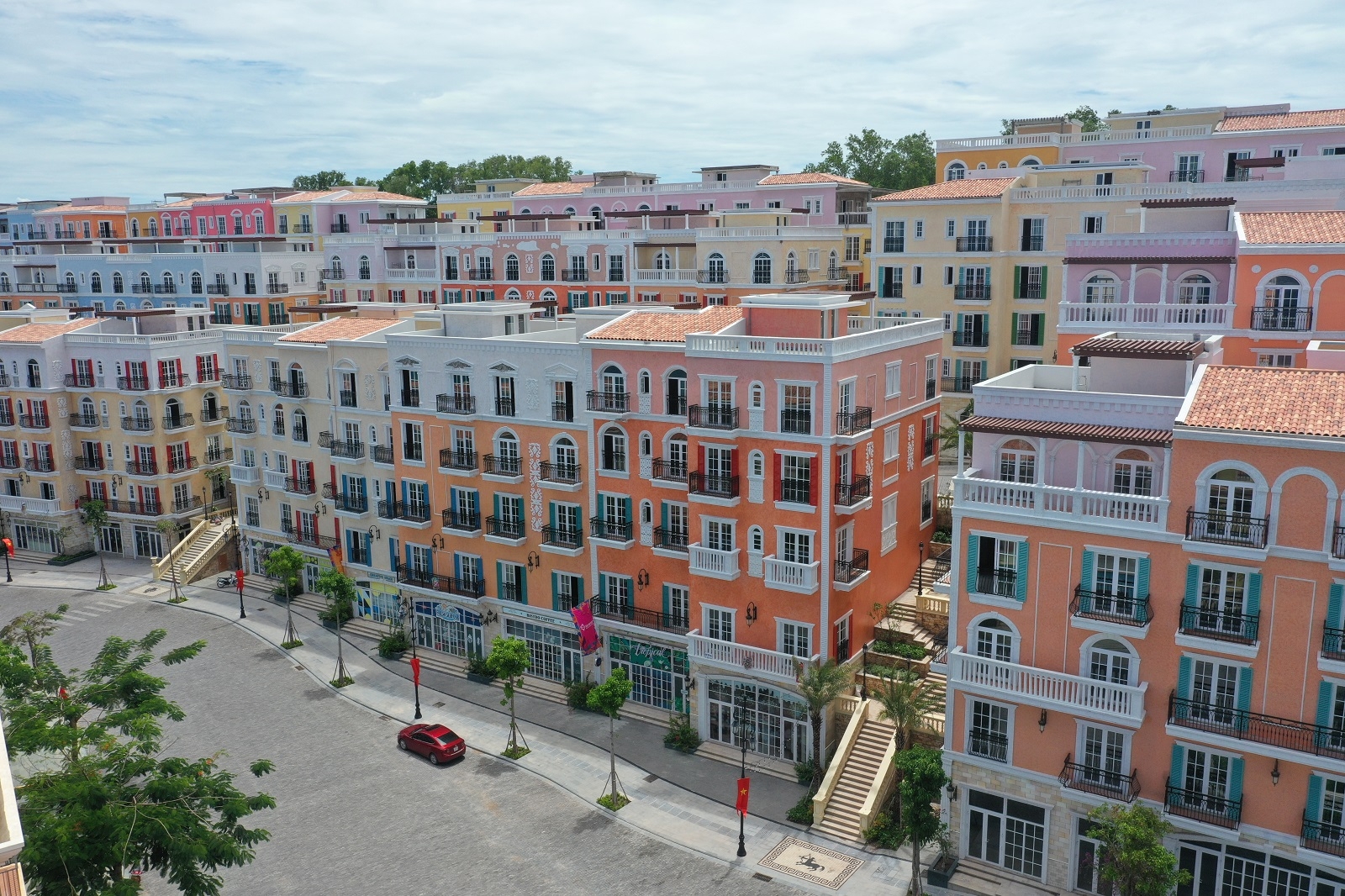 Đầu tư Thị trấn Địa Trung Hải: “Tấm vé” đến tương lai thịnh vượng Đầu tư Thị trấn Địa Trung Hải: “Tấm vé” đến tương lai thịnh vượng