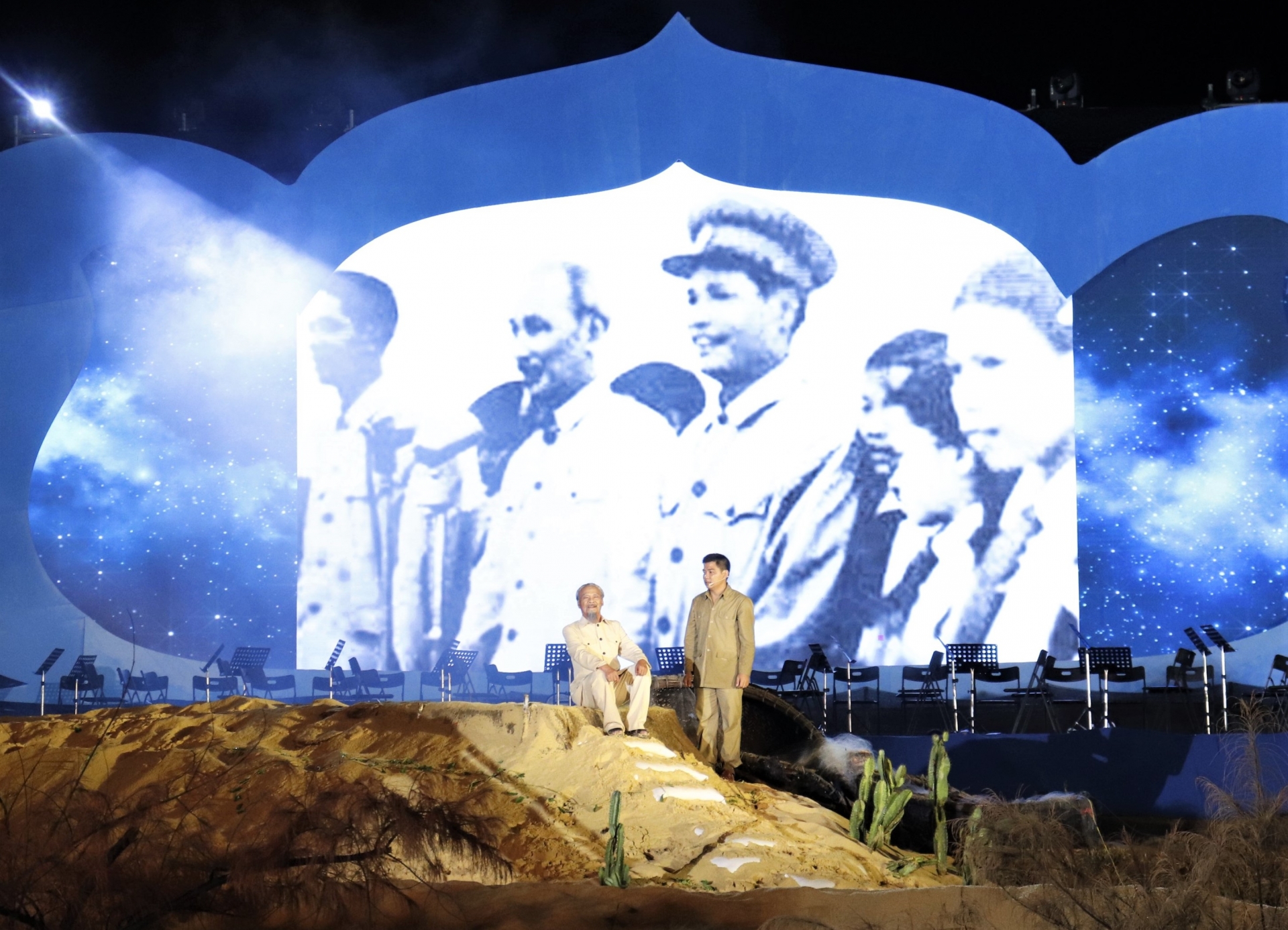 Quảng Bình tổ chức Lễ báo công và kỷ niệm 65 năm ngày Bác Hồ về thăm Quảng Bình tổ chức Lễ báo công và kỷ niệm 65 năm ngày Bác Hồ về thăm