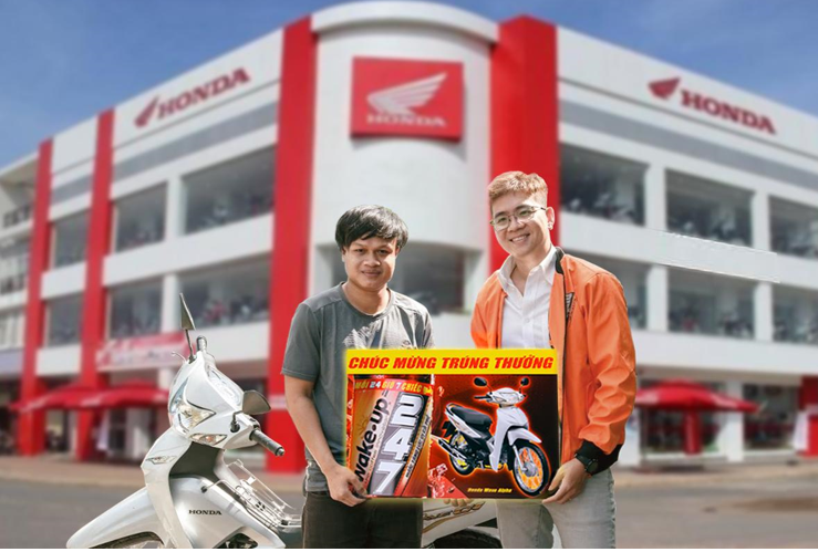 Món quà bất ngờ từ Wake-up 247 khiến chàng trai Sài Gòn ngỡ ngàng Món quà bất ngờ từ Wake-up 247 khiến chàng trai Sài Gòn ngỡ ngàng