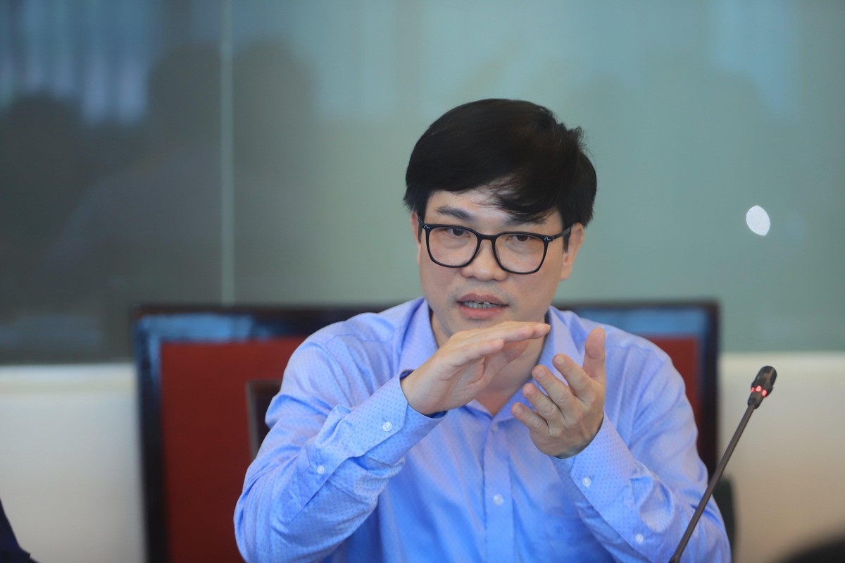 Nhiều công nhân cắm sổ BHXH, CMND để trả tiền nhà, mua gạo… Nhiều công nhân cắm sổ BHXH, CMND để trả tiền nhà, mua gạo…