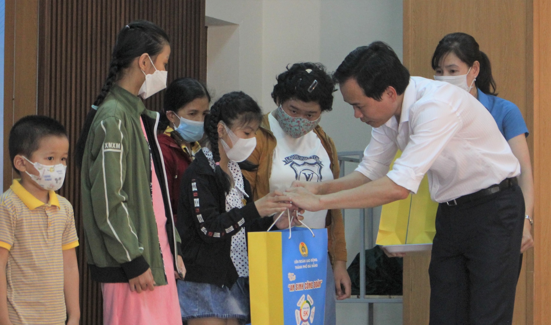 Công đoàn KCNC&CKCN Đà Nẵng chăm lo tốt cho đoàn viên, NLĐ trong Tháng Công nhân