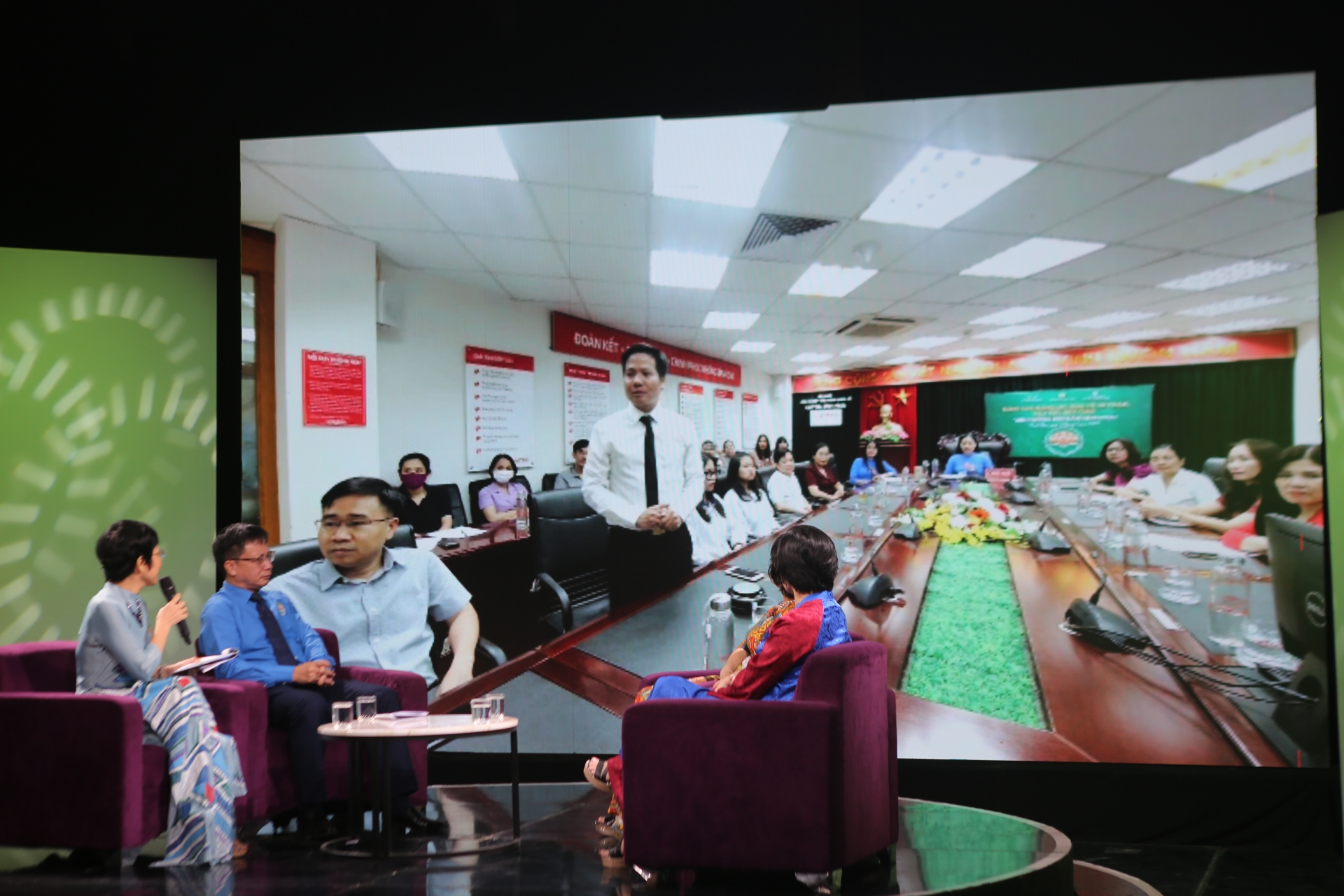 “Nâng cao năng lực ứng xử sư phạm, đạo đức nhà giáo trong tình hình mới” “Nâng cao năng lực ứng xử sư phạm, đạo đức nhà giáo trong tình hình mới”