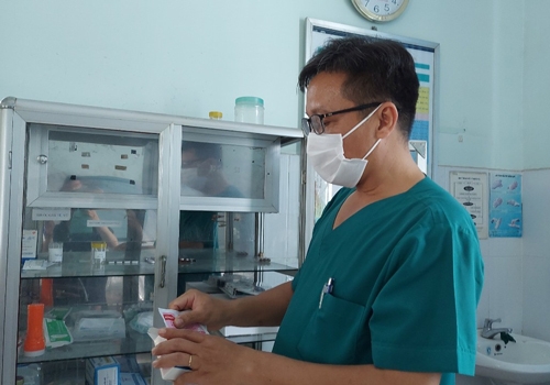 Thiếu thuốc và thiết bị y tế: Bệnh nhân lo lắng, thầy thuốc không yên Thiếu thuốc và thiết bị y tế: Bệnh nhân lo lắng, thầy thuốc không yên