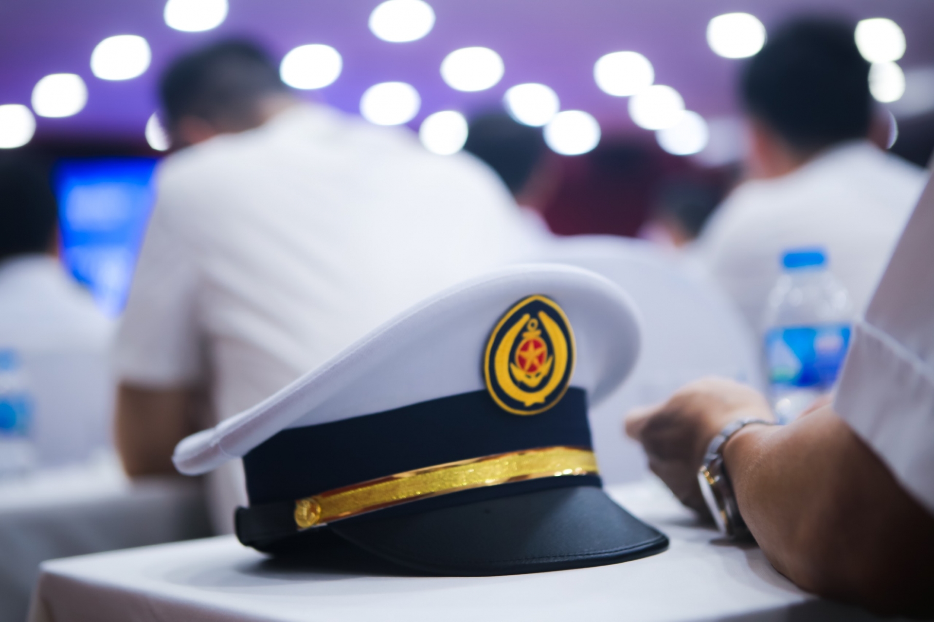 Doanh nghiệp sẽ coi thuyền viên là khách hàng trung tâm