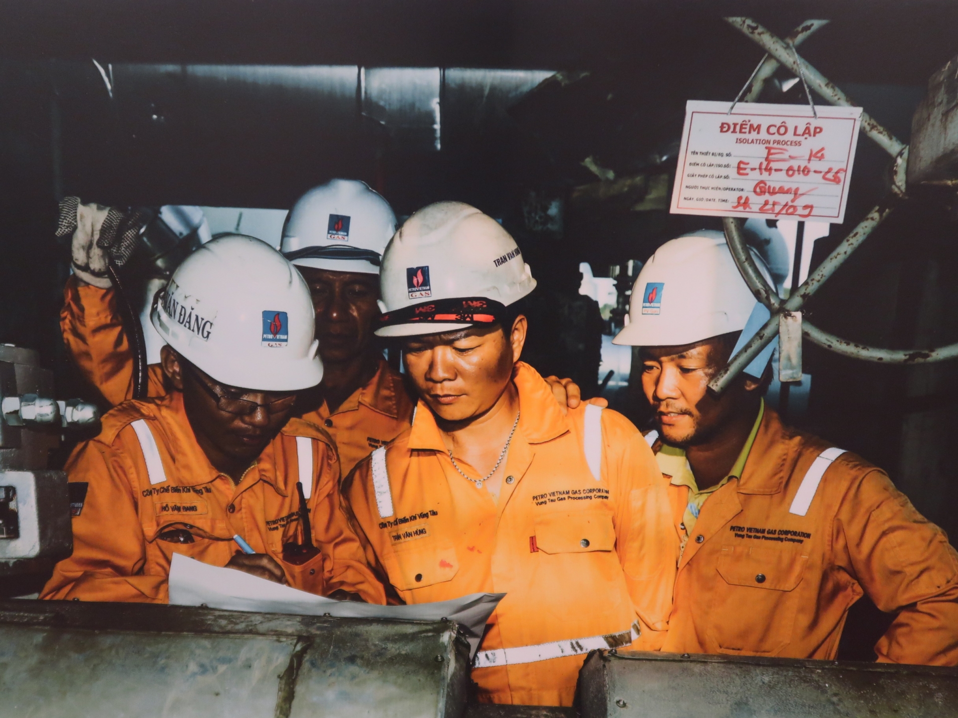 Người lao động ngành Dầu khí: Vượt khó khăn, hăng say đổi mới, sáng tạo Người lao động ngành Dầu khí: Vượt khó khăn, hăng say đổi mới, sáng tạo