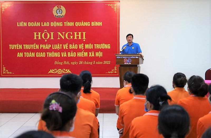 6 tháng đầu năm có hơn 300 tin, bài đăng trên Tạp Chí Lao động và Công đoàn. 6 tháng đầu năm có hơn 300 tin, bài đăng trên Tạp Chí Lao động và Công đoàn.