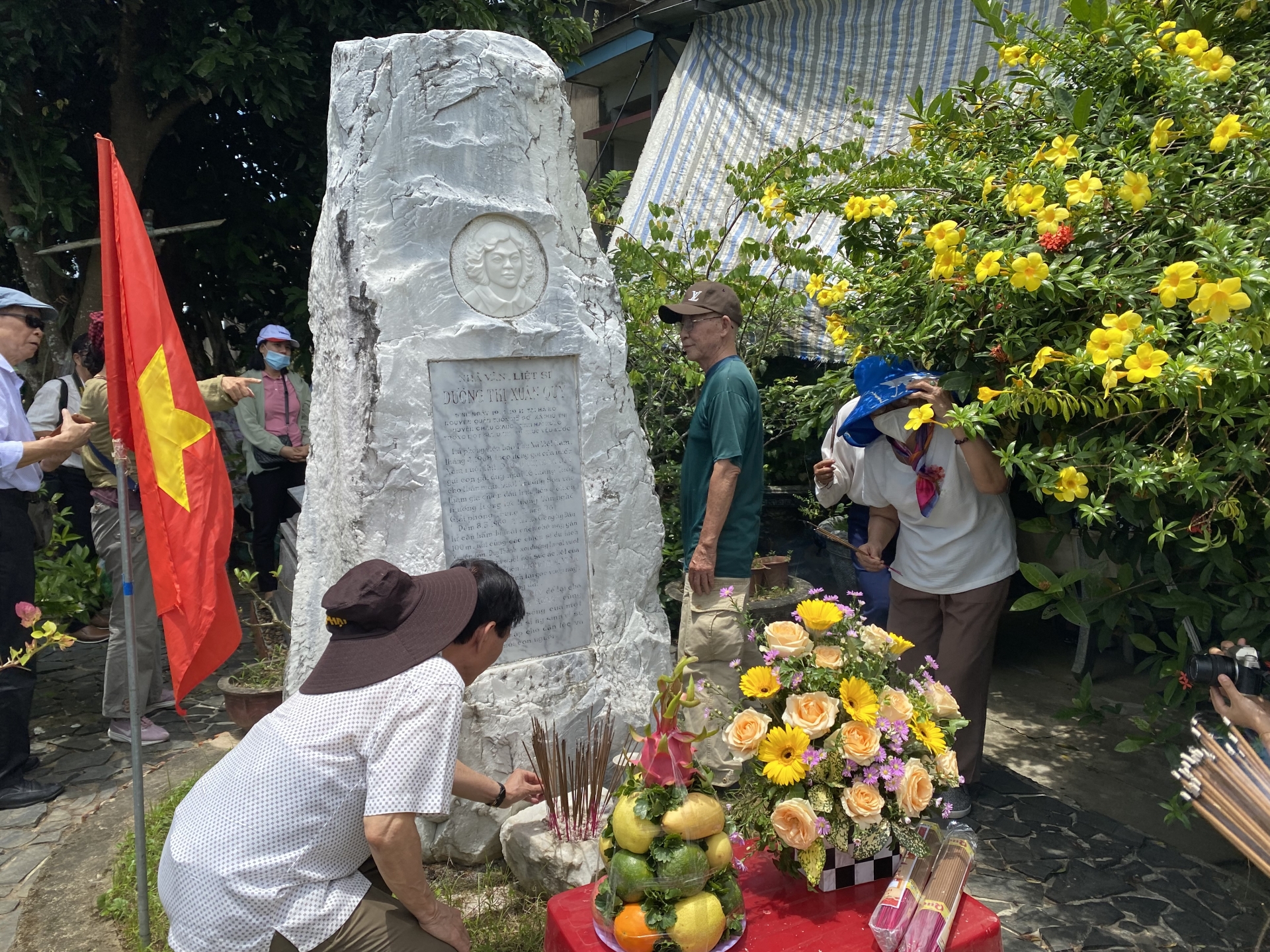 Làm báo trước, viết văn sau