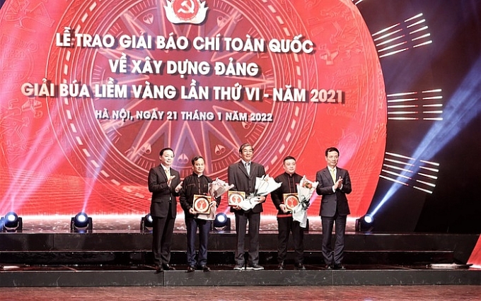 Báo chí-truyền thông trong đấu tranh chống lại thuyết âm mưu về Đảng Cộng sản Việt Nam Báo chí-truyền thông trong đấu tranh chống lại thuyết âm mưu về Đảng Cộng sản Việt Nam